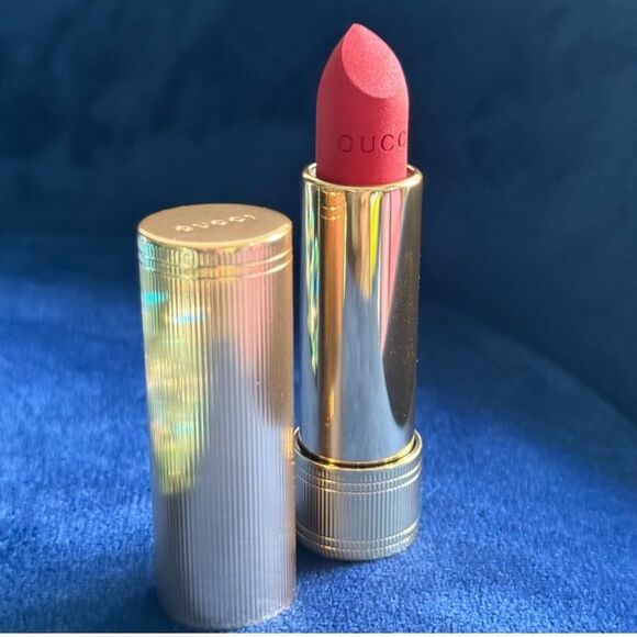 GUCCI GOLDIE RED | MATTE LUXURY LIPSTICK - Picture 10 of 17